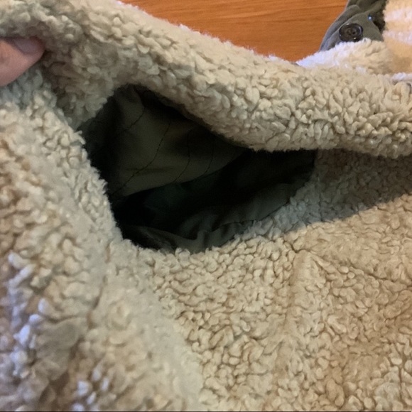 Abercrombie and Fitch green winter jacket - Picture 16 of 16